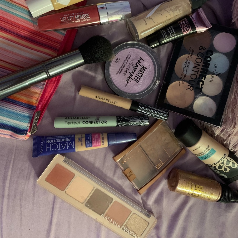 Makeup bundle ๐
๐ - Picture 2 of 4